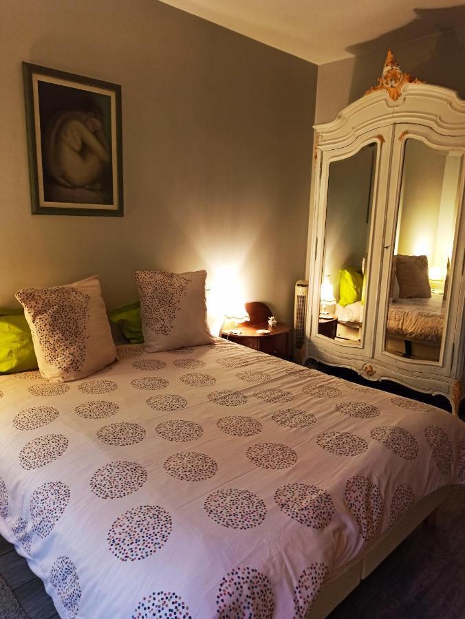 La Maison Rouge Bed & Breakfast Parijs